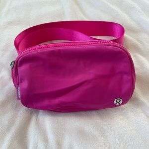 Sonic pink everywhere belt bag
